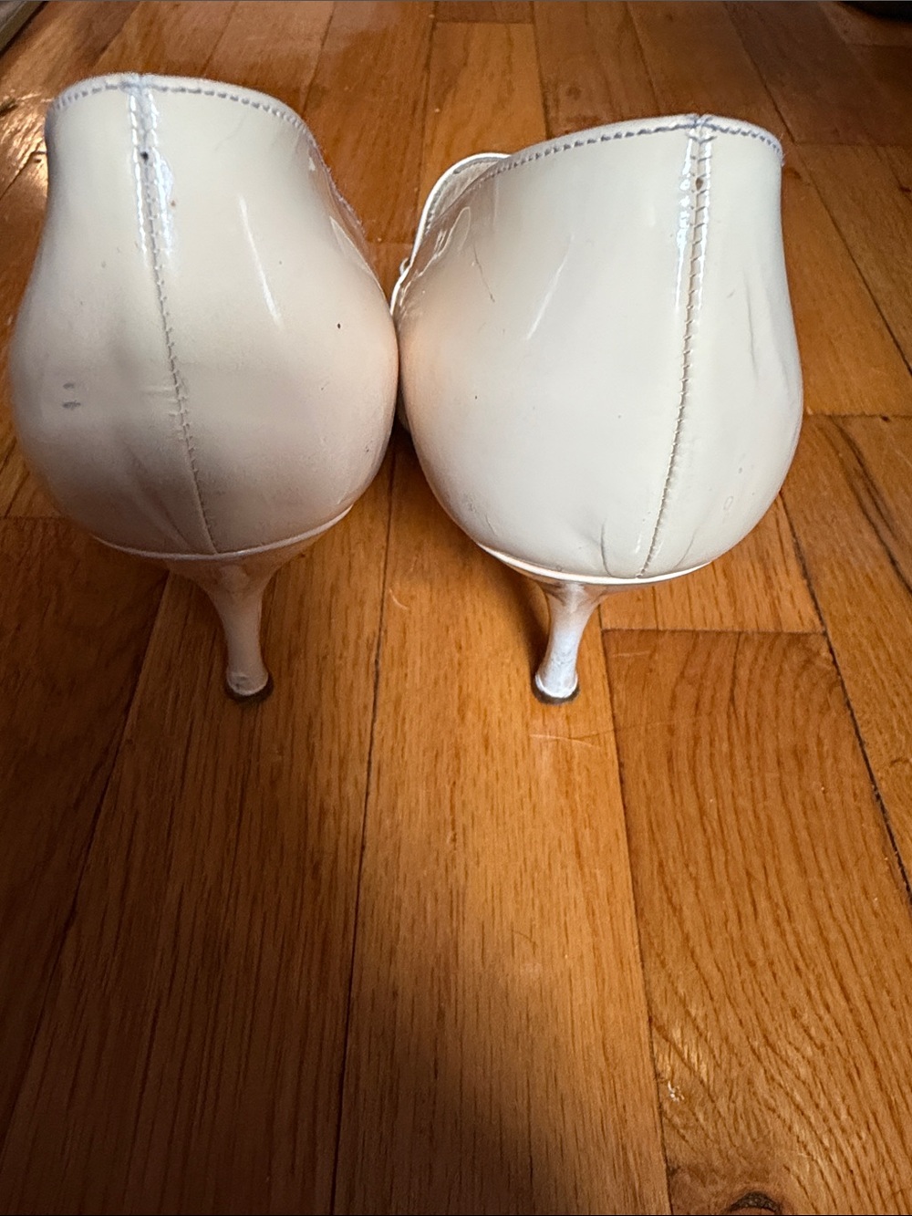 Gucci Cream Patent Leather Horsebit Pointed Loafers - Picture 3 of 9